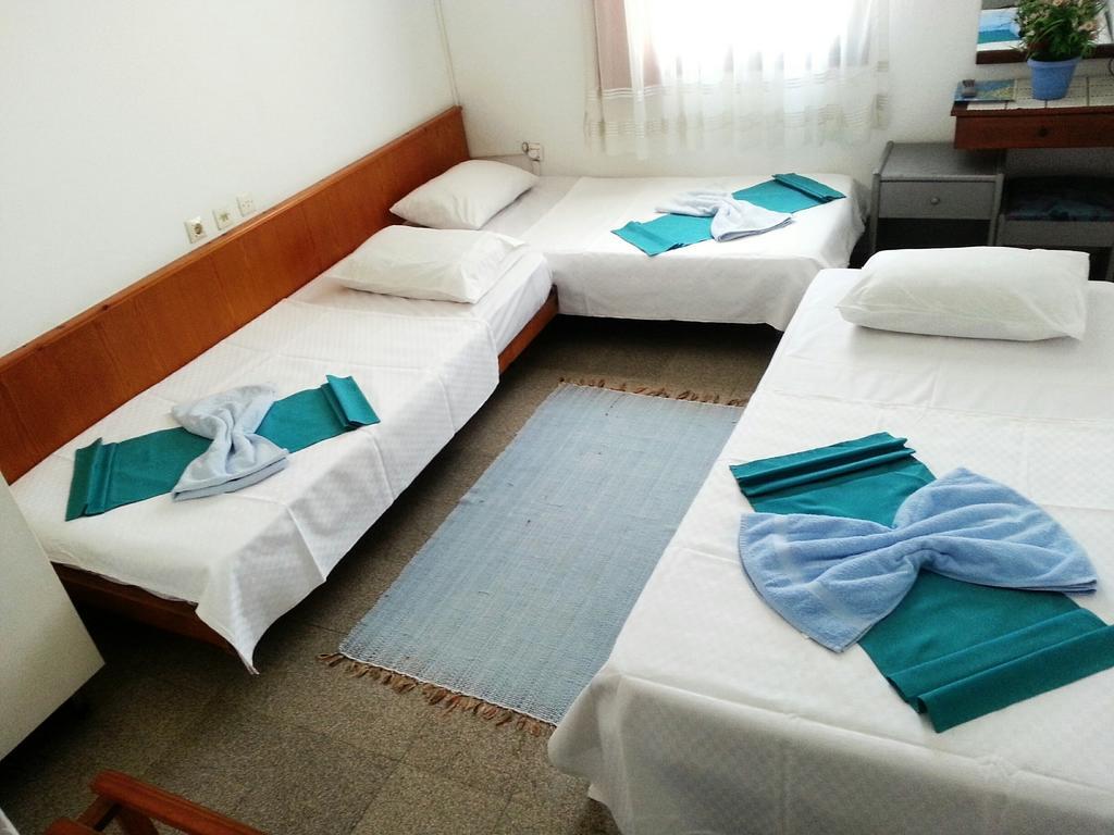 Parmis Rooms Кешме Номер фото